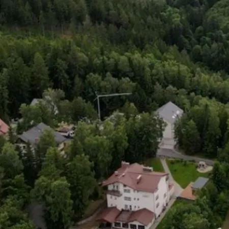 Monali Πανσιόν 3*